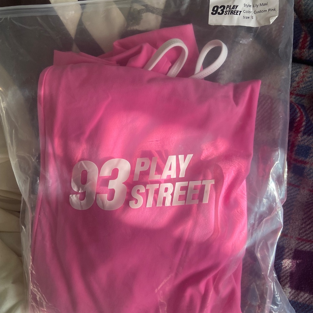 93 Play Street - Poppy Pink Lily Triangle Maxi Dress- Small- NWT - Picture 3 of 4